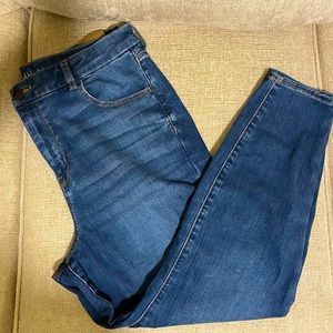 CURVY HI-RISE JEGGING